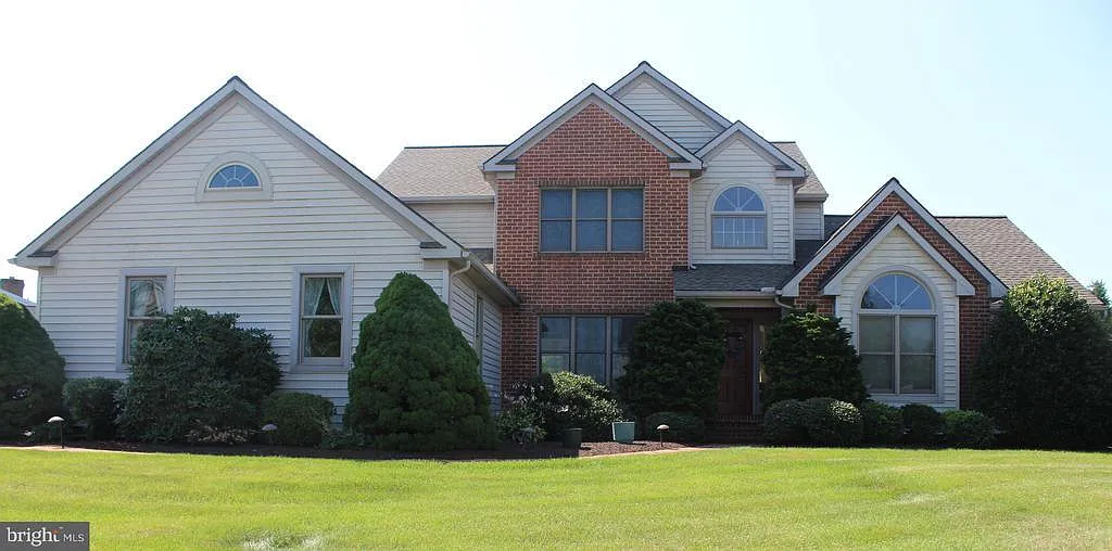 821 Stonebridge Dr photo 1