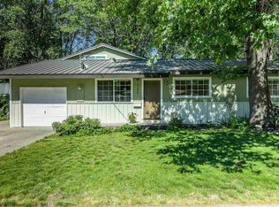 725 Pine Ridge Ave, Mount Shasta, CA 96067