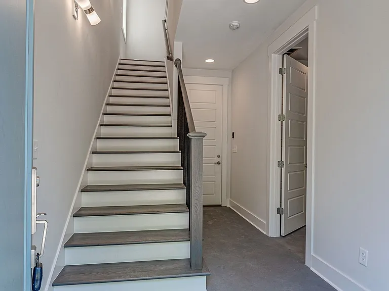 120 Marie St — Photo 5