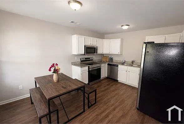 3 bed, 1535 sqft, $1,395 — Photo 3