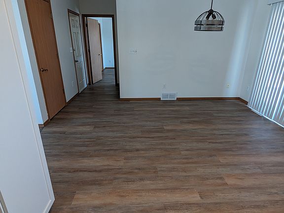 4th image of 2949 Popplewood Ct