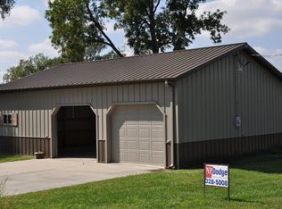 204 N East St, Henderson, IA 51541