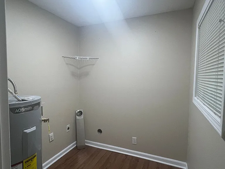 1199 Runnymede Ln — Photo 13