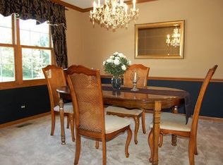 36W462 Silver Ridge Dr, St Charles, IL 60175