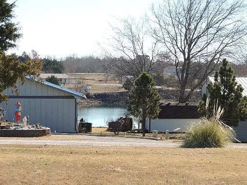 4th image of 607 Northwest Dr