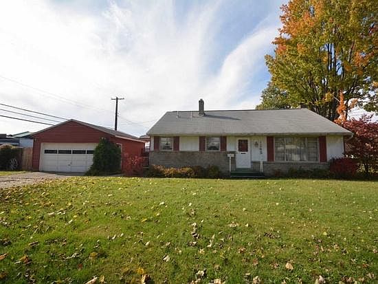 4 Bedroom 2 bath totally remolded. All new kitchen and flooring thru-out. Great Location!
