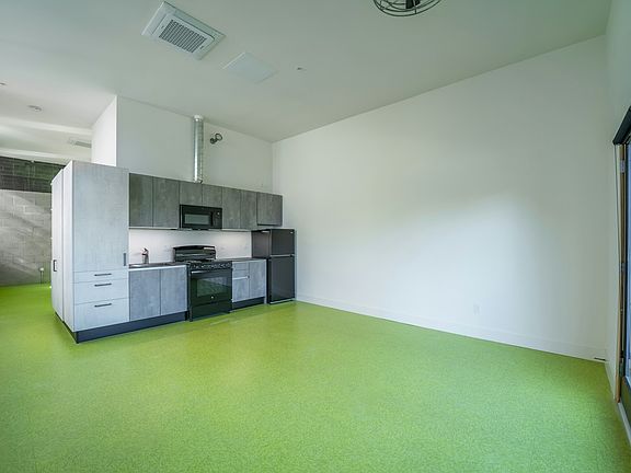 5th image of 1932 Kearney Ave APT 8