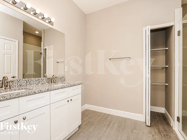 674 Tobias St SE — Photo 10
