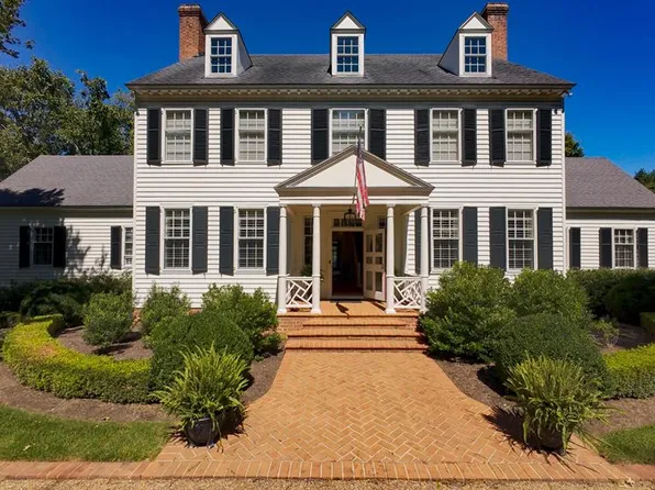 910 Glendale Rd, Galax, VA 24333