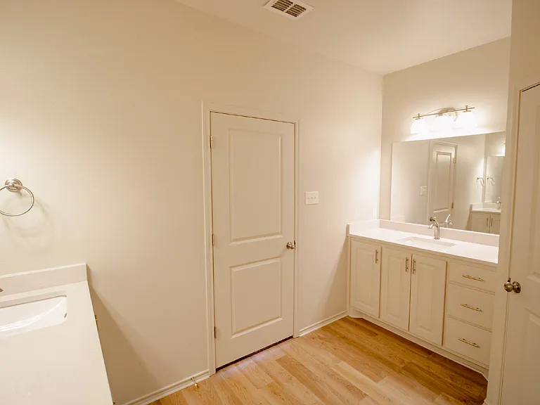 11909 Evanston Ave — Photo 11