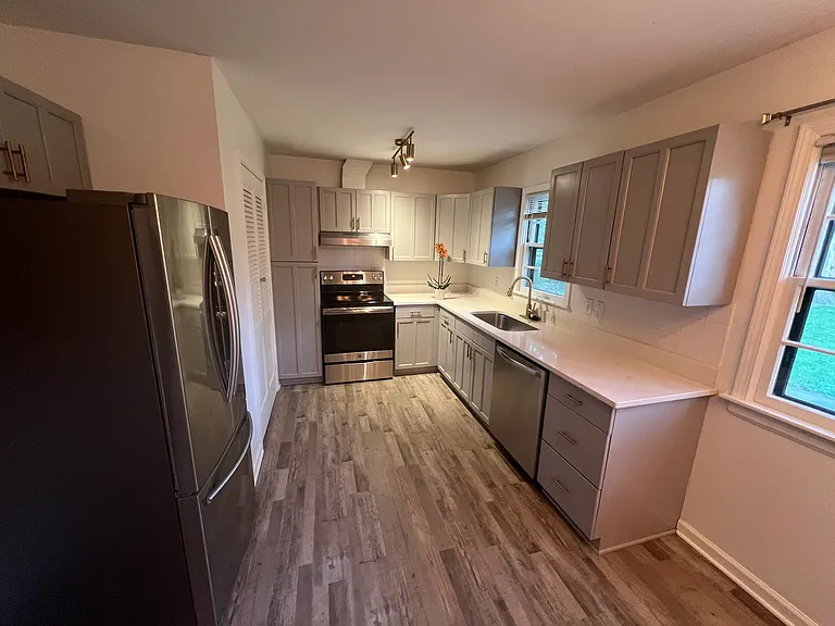 5215 W 76th Ter — Photo 5