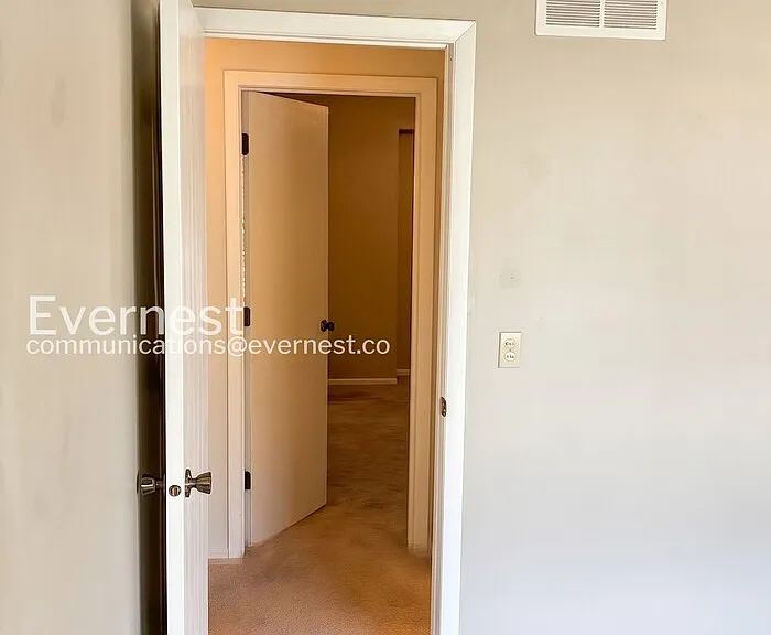 1268 Michigan Ave — Photo 10