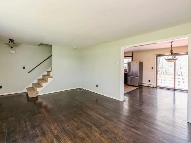 1775 Summit St — Photo 4