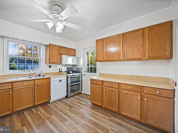 2nd image of 1003 Lee Rd