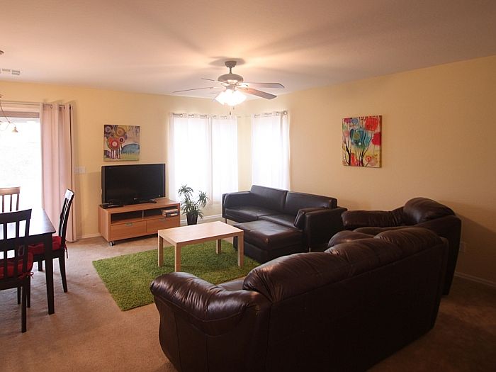 1st image of 603 S 167th Dr