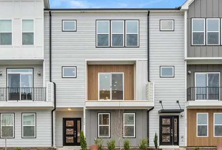 2104 Big Falls Dr — Photo 1