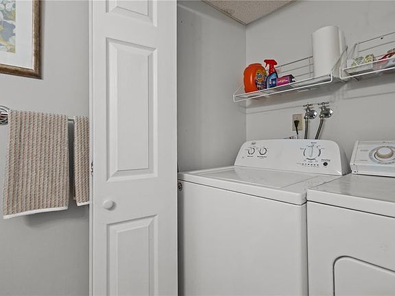 5th image of 86 Sanwood Dr
