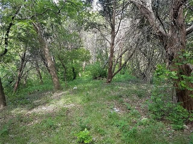2nd image of 2415 Valley View Dr