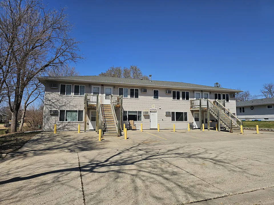 611 Lake Ave #7