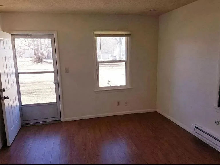 2106 N Benton Ave #B — Photo 5