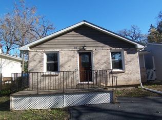 1617 Woodbine Dr, Round Lake Beach, IL 60073