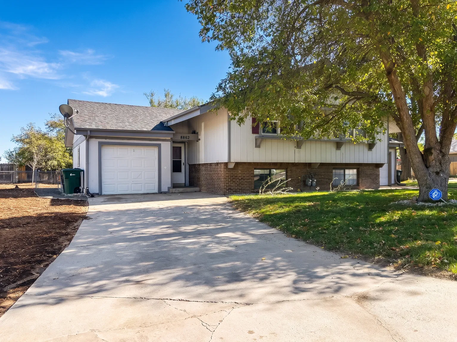 2 bed, 1.5 bath, 1428 sqft, $1,975 — Photo 3