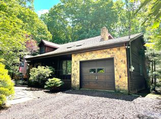 227 Shingle Mill Dr, Drums, PA 18222