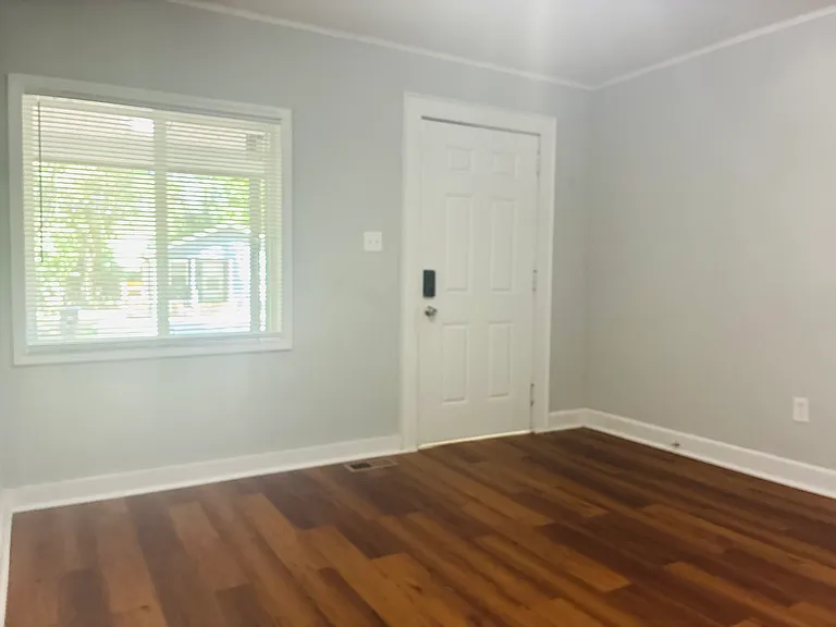 604 Park Ave — Photo 4