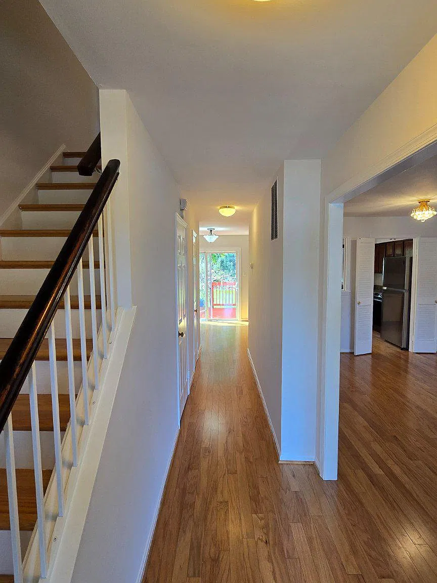 3 bed, 3.5 bath, 1865 sqft, $2,600 — Photo 3