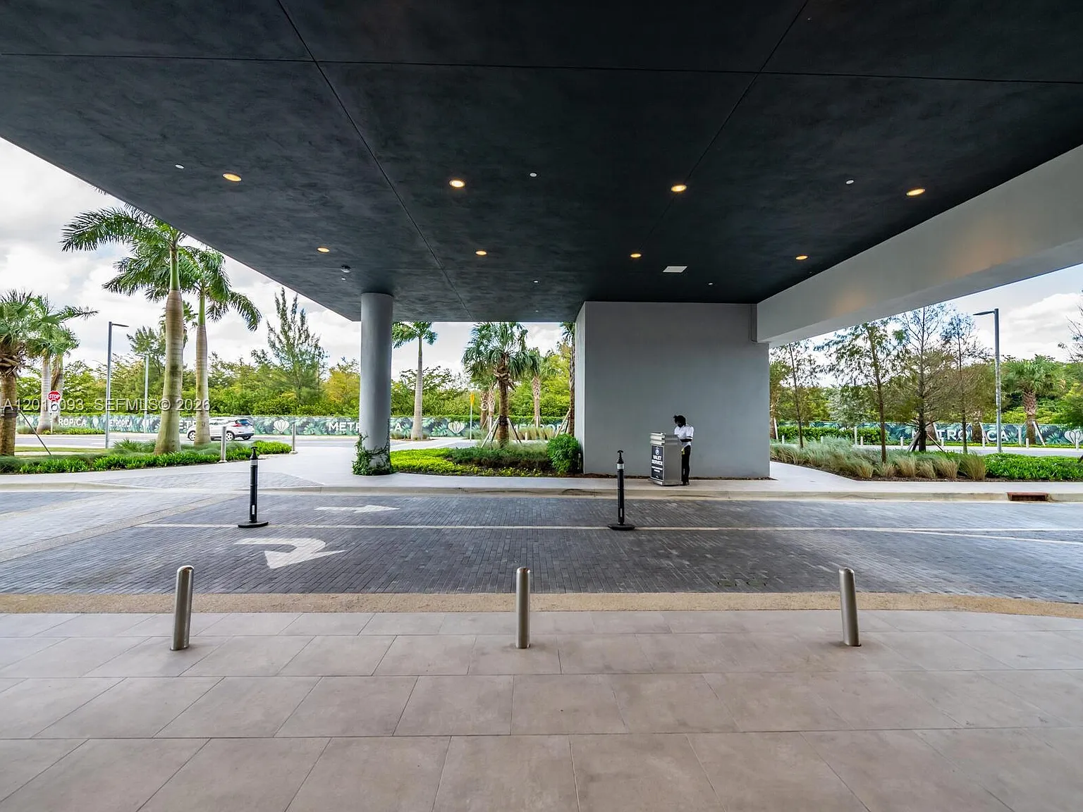 Metropica North Tower One — Photo 3
