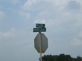 710 Pilcik Rd, East Bernard, TX 77435