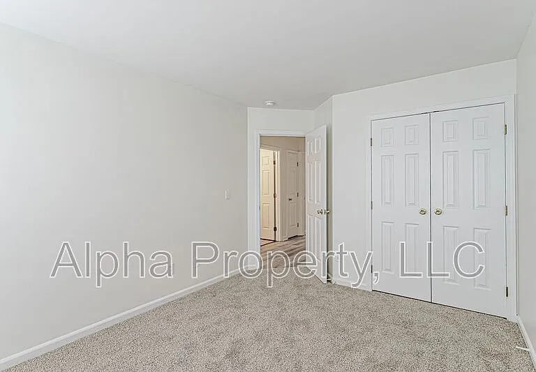261 Highgate Cir — Photo 14