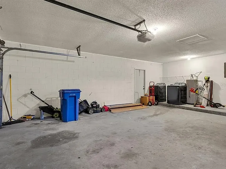 2207 Elizabeth Dr — Photo 12