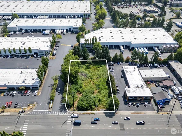 8425 S 216th Street, Kent, WA 98032