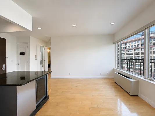 Living room, photo 2