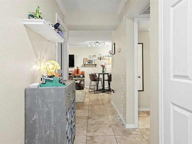501 W 26th St #210 — Photo 28