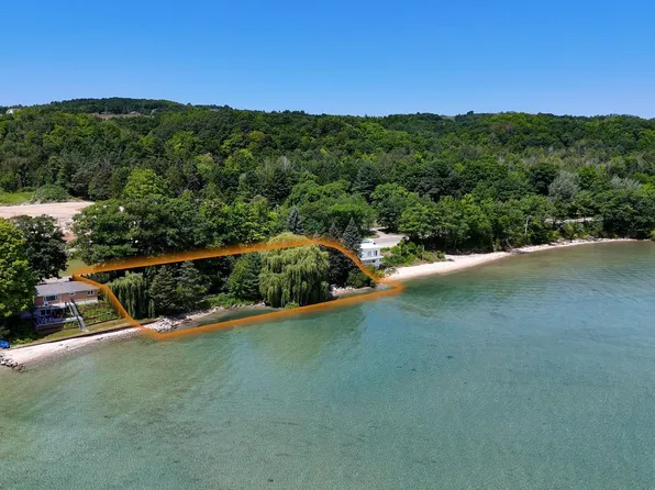 800 N Saint Joseph St, Suttons Bay, MI 49682