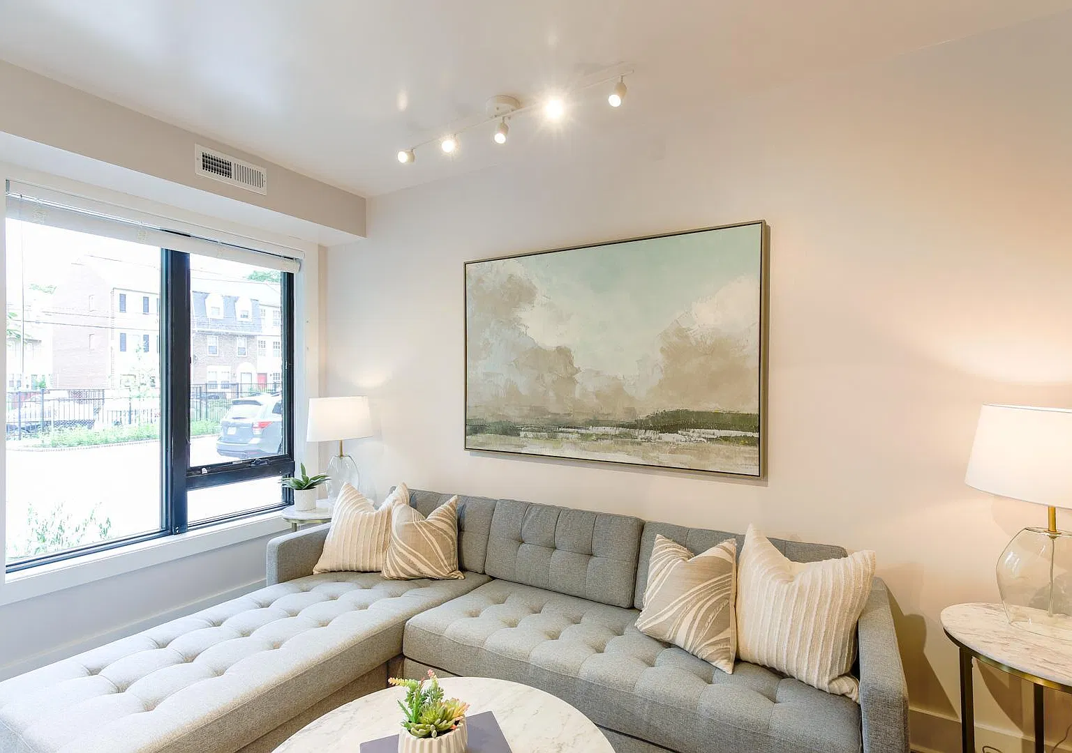 1 bed, 727 sqft, $1,595 — Photo 3