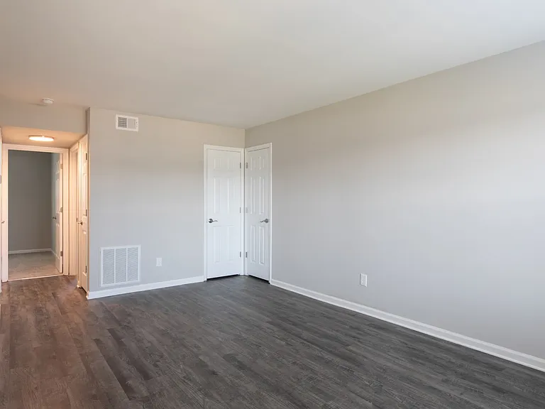 Yorkview Apartments — Photo 18