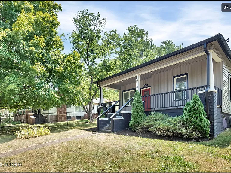 2410 Jefferson Ave — Photo 4