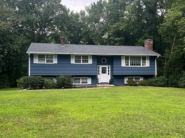 45 Woodside Rd, Guilford, CT 06437