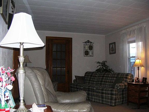 4th image of 388 N Algona St