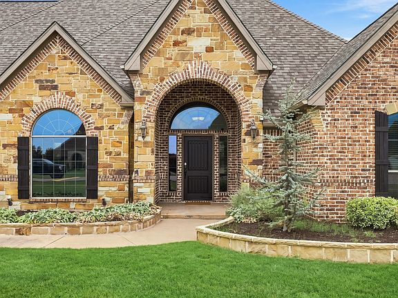 4th image of 18121 Langford Ln
