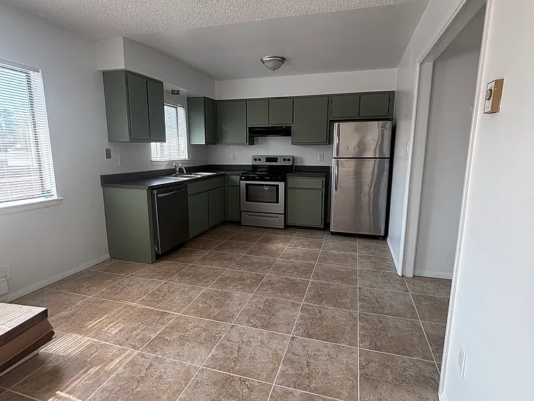 9021 Candelaria Rd NE #A — Photo 5