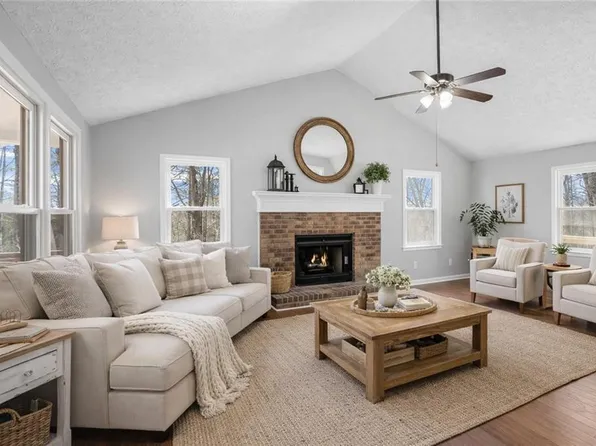 11 Ridgeview Dr SE, Silver Creek, GA 30173
