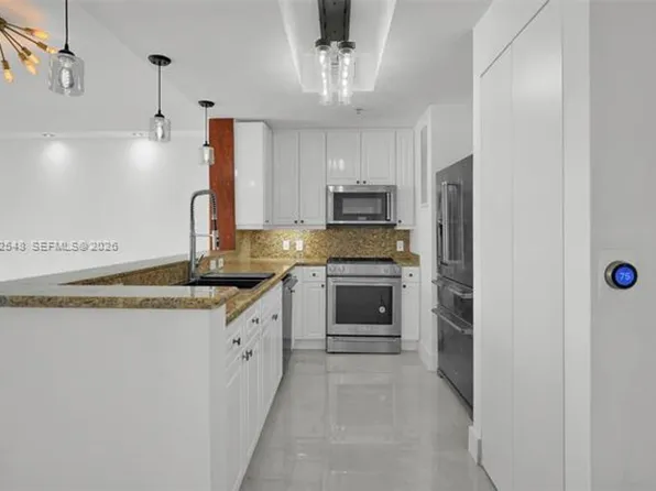 808 Brickell Key Dr, Miami, FL
