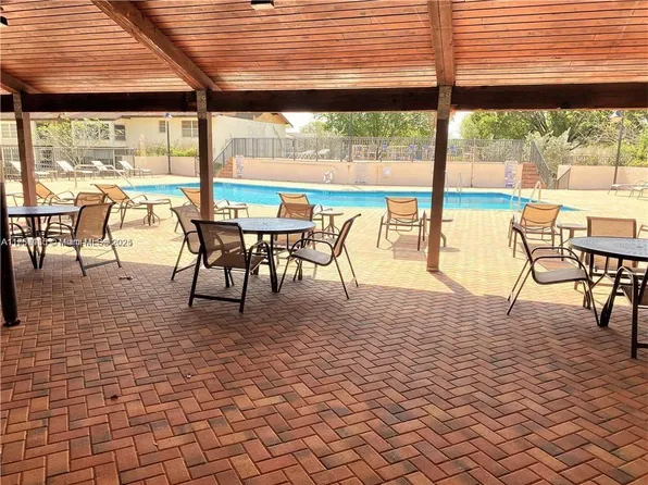 480 N Laurel Dr APT 1A, Margate, FL 33063