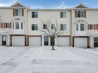 7788 Arboretum Vilg Cir, Chanhassen, MN 55317