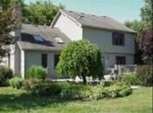 2406 Falcon Ln, Spring Grove, IL 60081