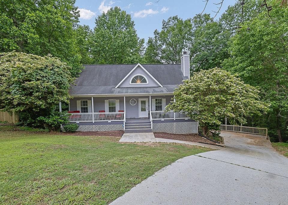 1st image of 402 Wood Chase Ln